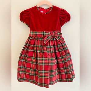 Beautiful Anavini dress in a 3T. Perfect for the holidays.